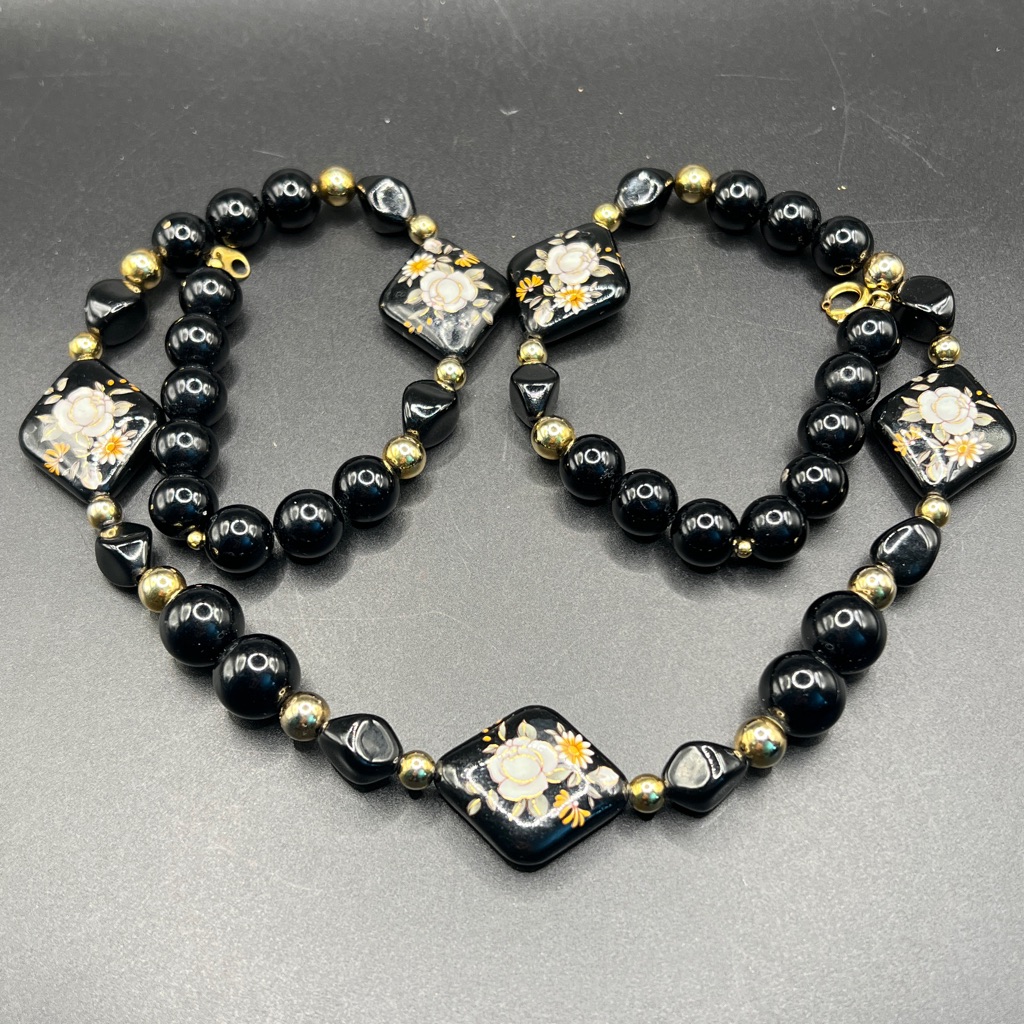 Vintage Japan Floral Beaded Necklace